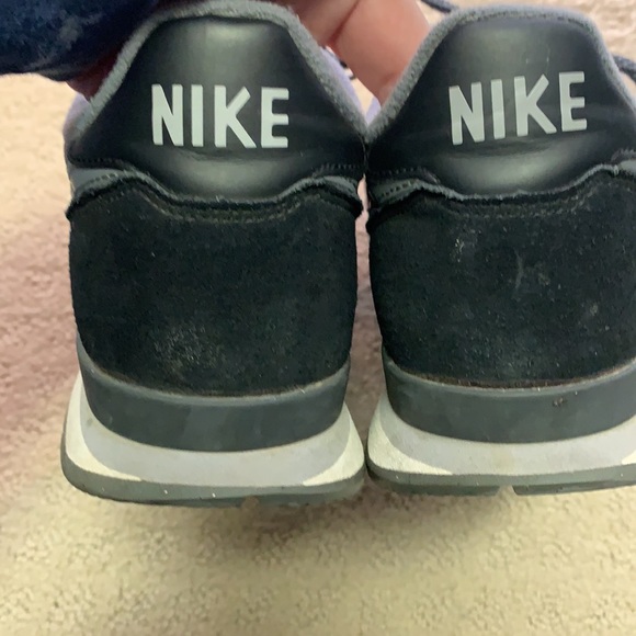 Nike sneakers - Picture 2 of 11